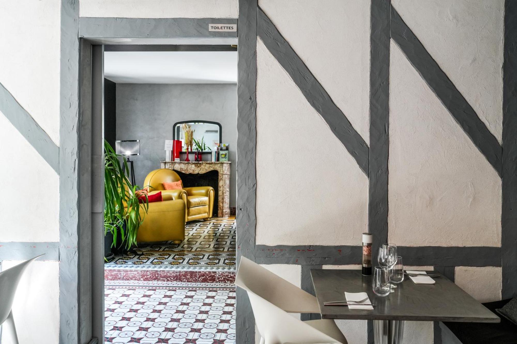 Logis Hotel & Restaurant Le Cadet De Gascogne Saint-Justin  Buitenkant foto