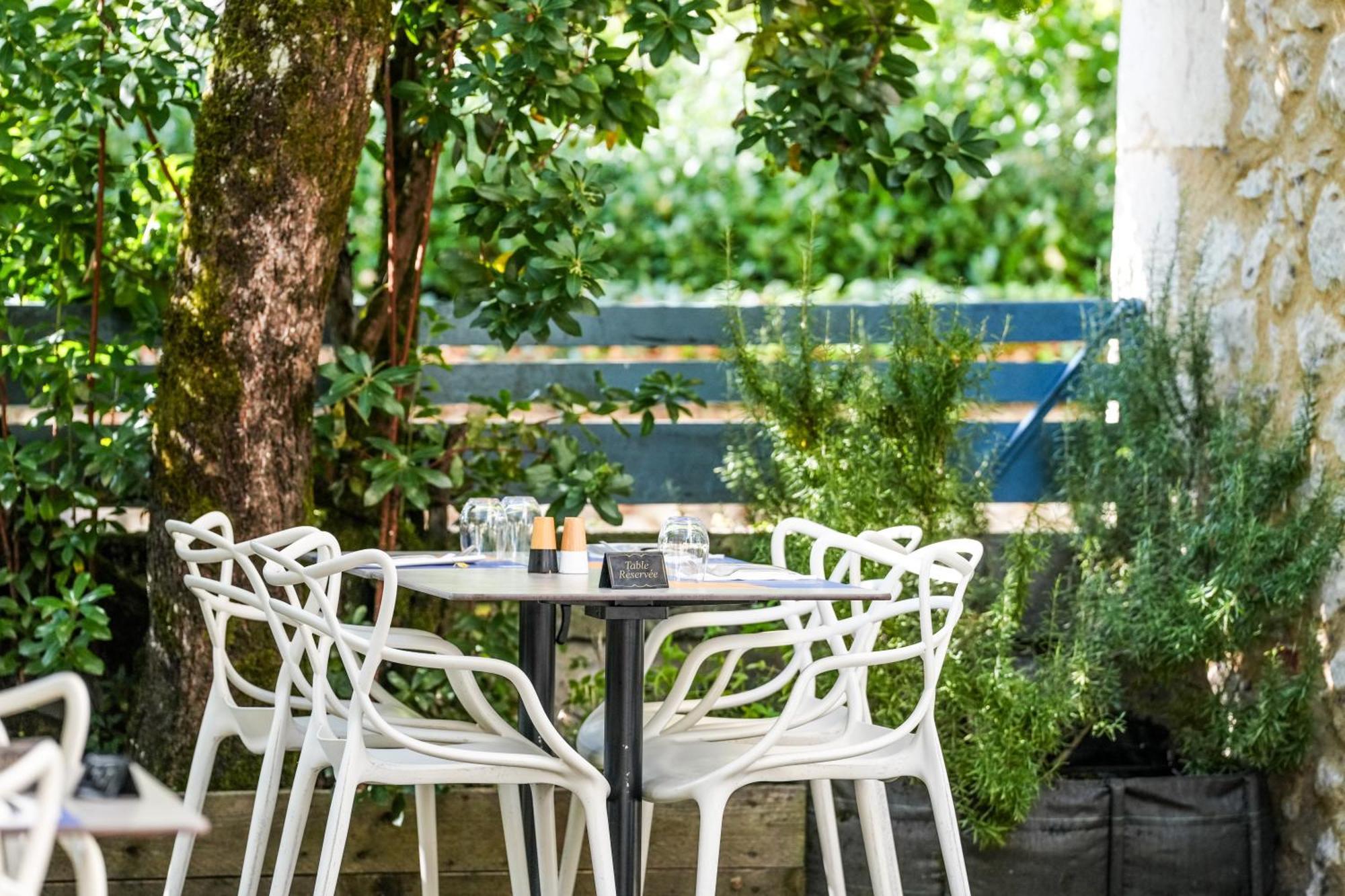Logis Hotel & Restaurant Le Cadet De Gascogne Saint-Justin  Buitenkant foto